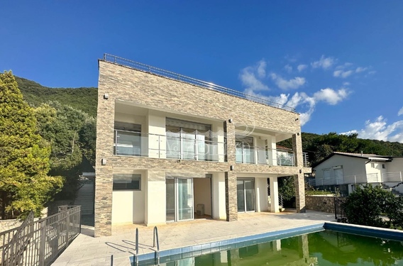 Роскошная вилла в Кумборе - фото