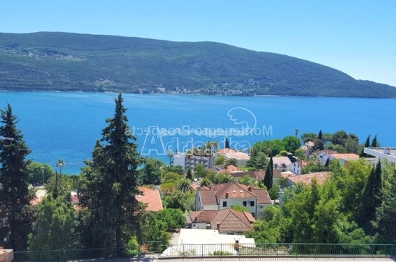 Таунхаус в Херцег Нови с красивым видом на море - фото