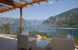 Малоквартирный дом в Которе