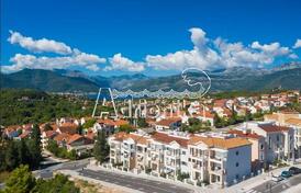 Новая двухкомнатная квартира с садом в Lustica Bay