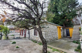 Каменный дом в Сутоморе