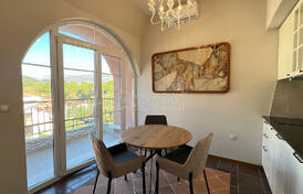 Продается новая элитная квартира в центре Тивата.