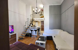 Небольшая однокомнатная квартира с галереей в центре города, Бар