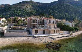 Роскошная трёхэтажная вилла на первой линии моря  в Которе