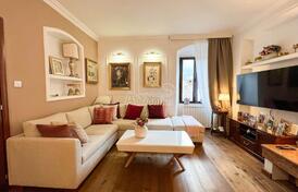 Квартира с тремя спальнями в Старом Городе Котор