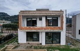 Современный дом в Баре с террасой и 3 спальнями