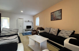 Просторная квартира 54м2 с частичным видом на море в Херцег Нови, Биела