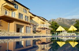 Таунхаус в Баре с видом на горы