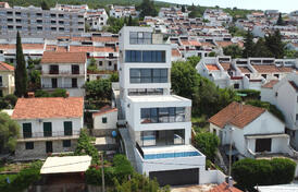 Две недавно построенные виллы с видом на море, Крашичи