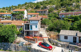 Каменный дом в историческом селе Дапчевичи, Бар