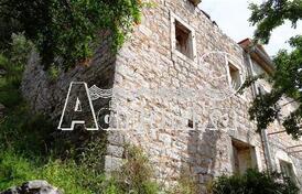 Руина каменного дома с большим участком, Баошичи