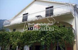 Дом в Баошичи, ниже магистрали