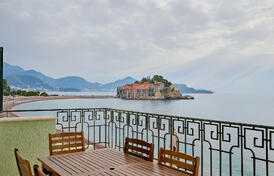 Просторная и комфортная квартира на первой линии, Св. Стефан