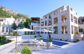 Вилла с бассейном в Близикуче