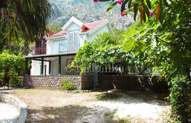 Таунхаус в Ораховац