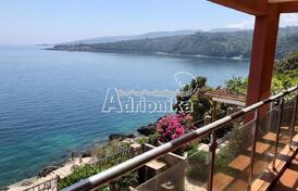 Квартира 89м2 на первой линии с панорамным видом на море в Добре Воде