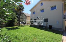 Двухэтажный дом в Дони Штой