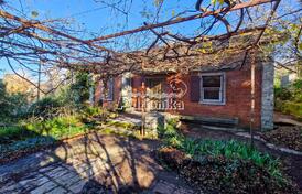 Дом под реконструкцию с двором, Радовичи