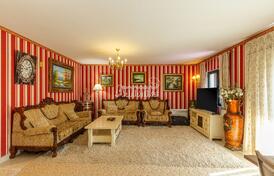 Дом на трех уровнях с тремя спальнями, 176 м?, Ластва