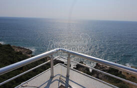 Квартиры в комплексе с бассейном и видом на море в Добра Вода