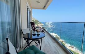 Стильная двухкомнатная квартира всего в нескольких шагах от моря