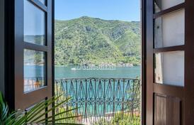 Эксклюзивное предложение! Трехкомнатная квартира в историческом дворце на первой линии у моря, Добро