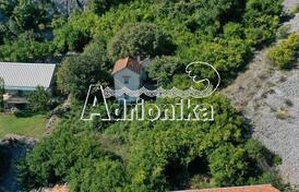 Продается хороший участок площадью 1892 м? в Доброте, Котор