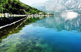 Урбанизированные участки у моря в Костанице, Котор