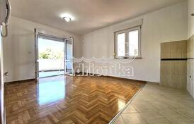 Отлично расположенная трехкомнатная квартира, Тиват, Селяново