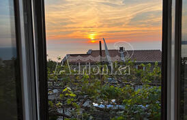 На продажу дом в Режевичи с видом на море