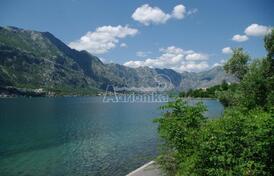 Урбанизированный участок на первой линии в Муо