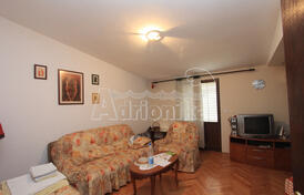 Дом с коммерческим помещением в Сутоморе