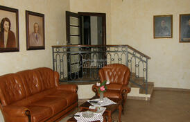 Трехэтажный дом в Каваче с прекрасным видом на море