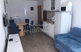 Квартира с двумя спальными комнатами в Рафаиловичи недалеко от моря