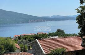 Каменный дом с большим участком в 650 м от моря, Дженовичи, Херцег-Нови