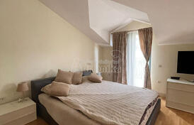 Дом в комплексе с бассейном