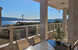 На продажу двухкомнатная квартира в Тивате рядом с морем