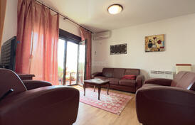 Уютная квартира с двумя спальными комнатами в Петроваце