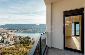 Новые качественные апартаменты с прекрасным видом на море, в Херцег-Нови