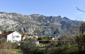 Урбанизированный участок в прекрасном месте, Рисан, Котор