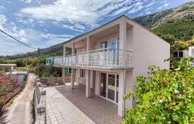 Дом в Сутоморе с панорамным видом на море 140 м2