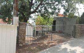 Два дома на участке, Ратац