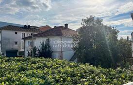 Дом с квартирами под аренду рядом с институтом, Игало, Херцег-Нови