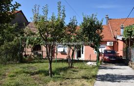 Дом с участком в Цетинье