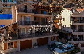 Комфортная квартира с видом на море и гаражом, Добрата, Котор