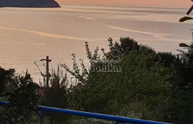 Дом с видом и потенциалом для увеличения площади, Ратац