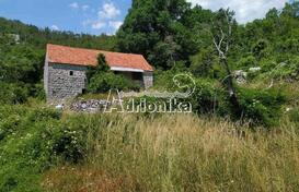 Продажа большого участка в деревне Трешнево, Цетинье