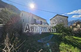 Дом под ремонт во втором ряду от моря, Столив, с просторным участком