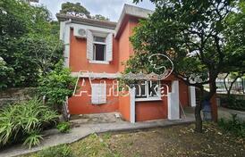 Дом в центре Херцег Нови в фантастическом месте в минуте от моря