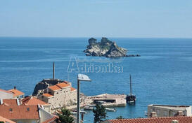 Квартира в Петровац с отличным видом на море,три спальни